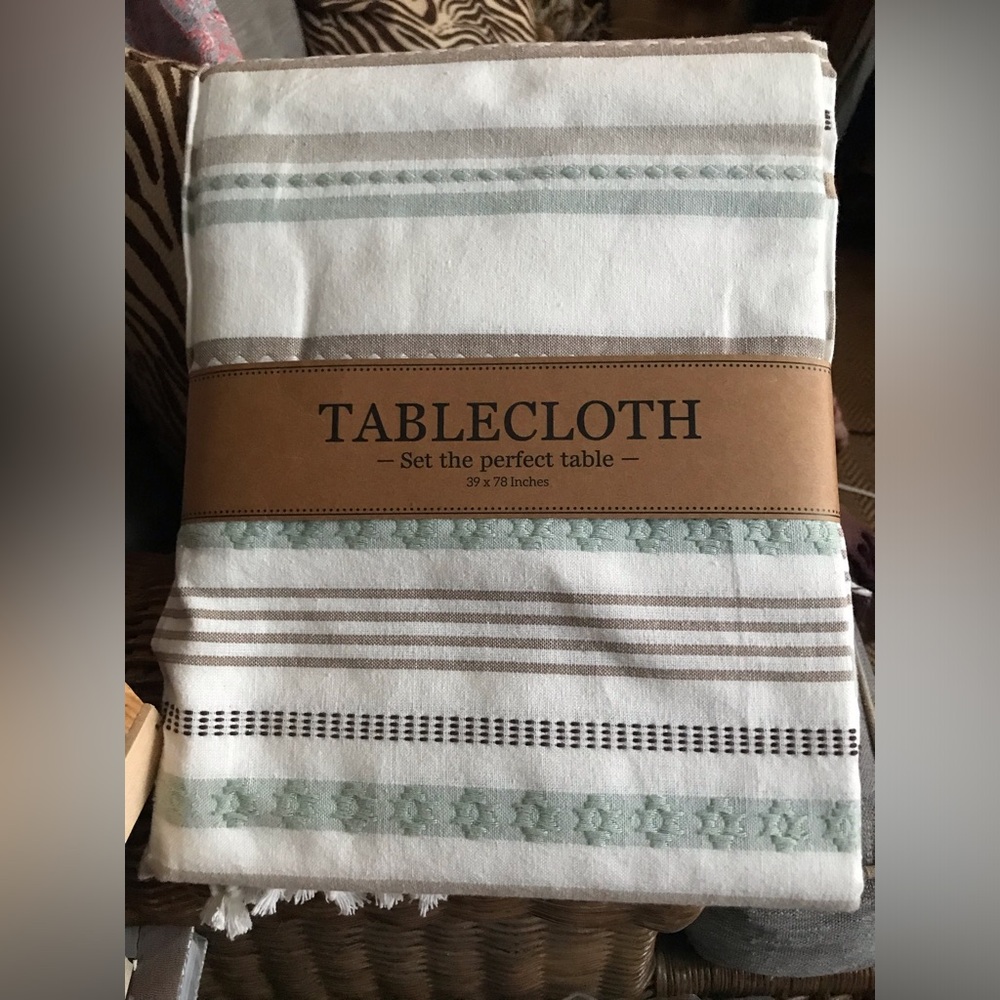NWT DII Seashore Naturals Green, Cream & Taupe Gorgeous Tablecloth 39x78